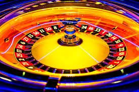 Tampilan mini-game Pachinko dengan papan jatuh bola