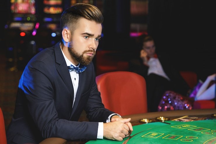 Simbol-simbol Wild West Gold termasuk simbol liar dan tersebar